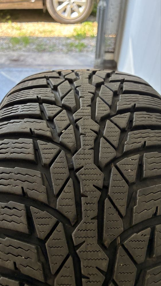 Komplet opon zimowych Nokian 195/50 R16 88H XL