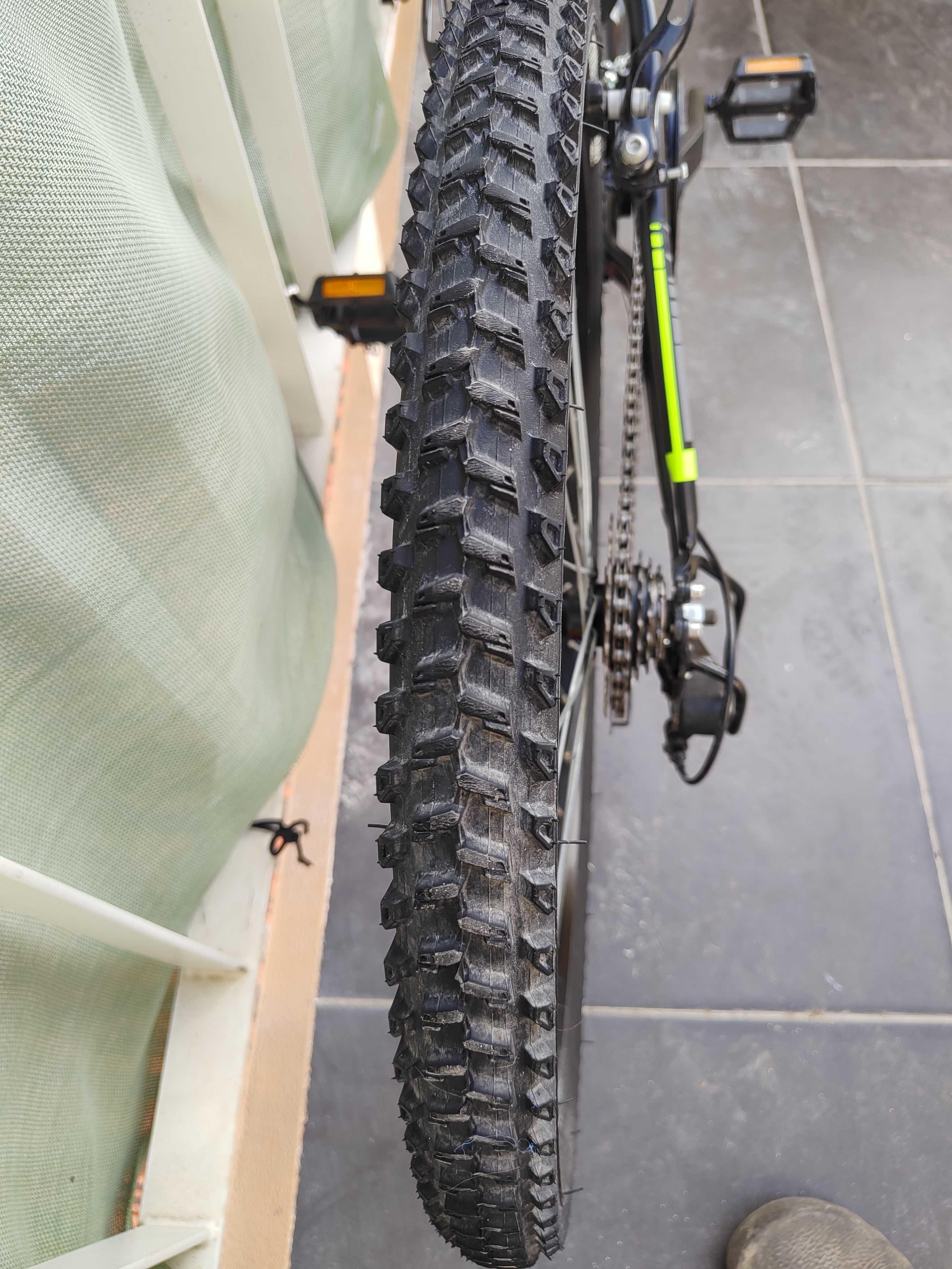 bicicleta BTT Decathlon Btwin Rockrider ST500 24''