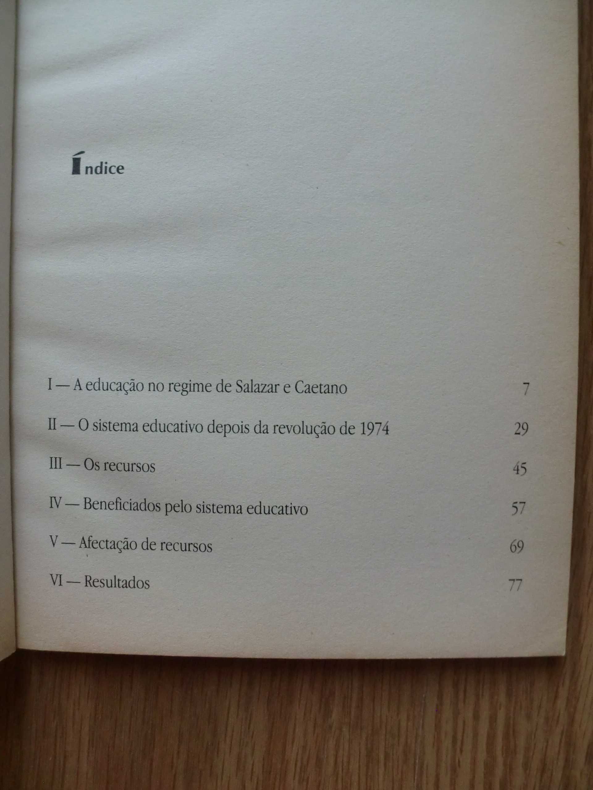 O Estado e a Educação
de Medina Carreira