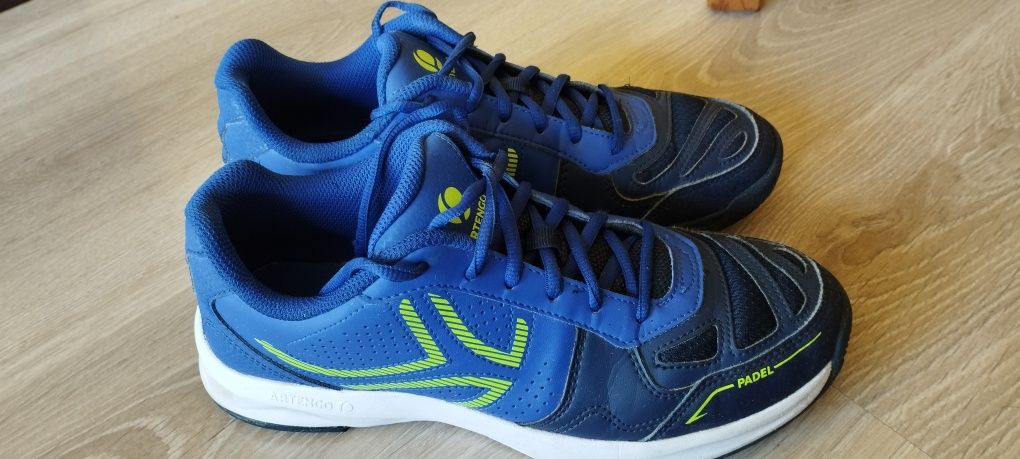 Buty sportowe halowe piłka ręczna, siatkówka, unihokej Artengo rozm.40