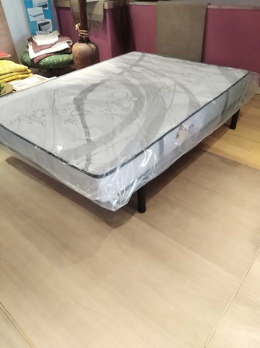 Colchão casal núcleo espuma, NOVO