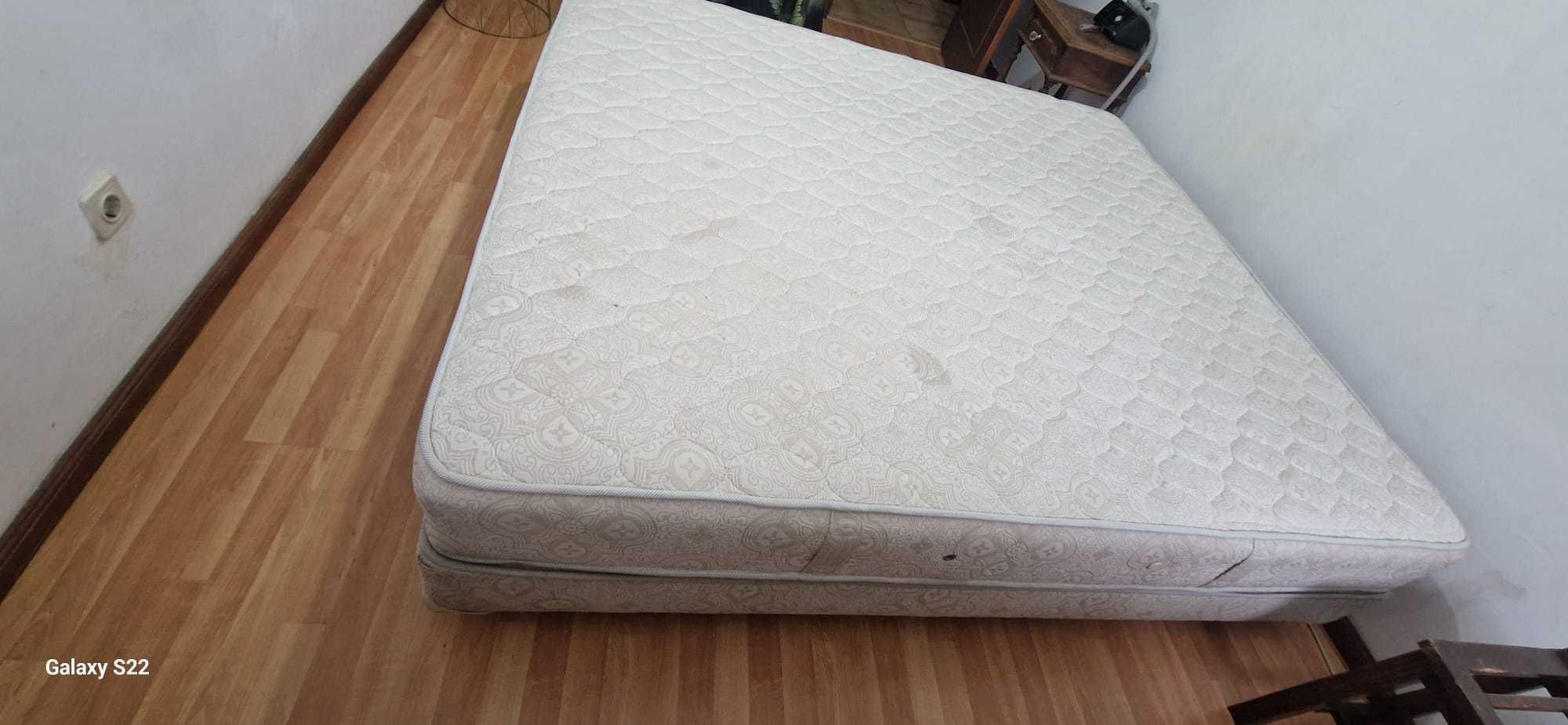 Cama e Colchão Ortopédico (2,00 x 1,70)