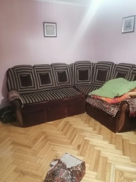 Продаётся шуба и мебель