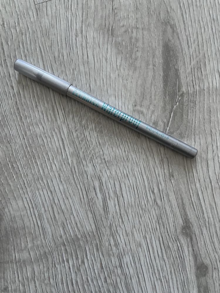 Srebrna kredka do oczu powiek wodoodporna Bourjois