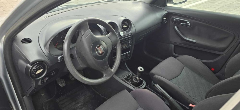Seat Ibiza 1.4 benzyna 2005r 5 drzwi klimatyzacja alufelgi