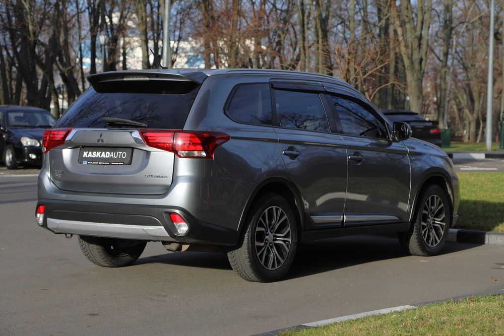 Mitsubishi Outlander 2016
