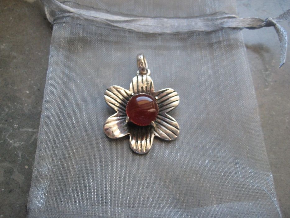Pendente Flor prata contrastada+pedra semipreciosa(NOVO)