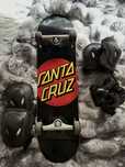 Skate Santa Cruz e proteções