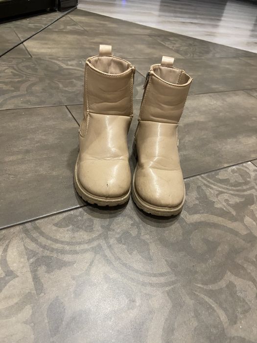 Черевики на дівчинку