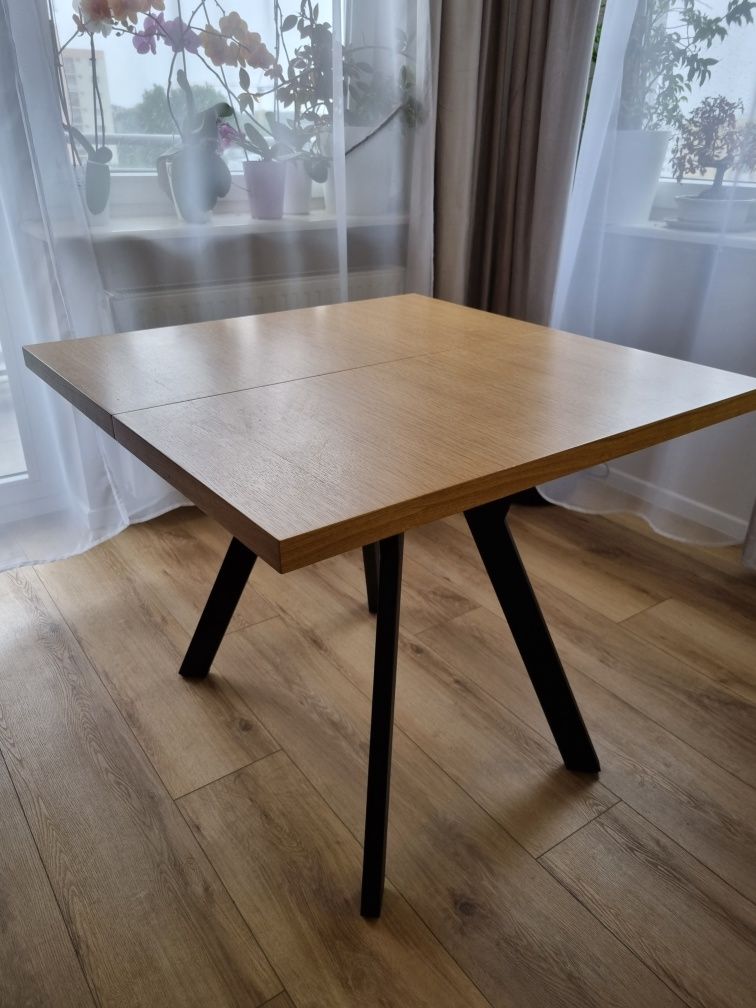 Stół rozkładany (prawie) nowy 90cm x 90-240 cm (4 - 10 osób)