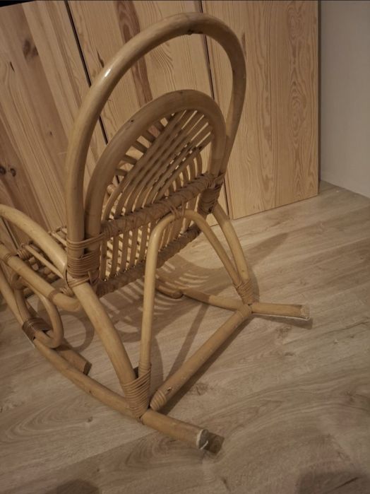 Ratanowy fotel bujany