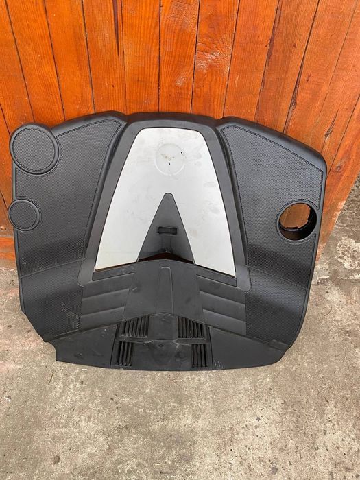 Продам ‼️кришку на мотор 3.0 мерседес ‼️