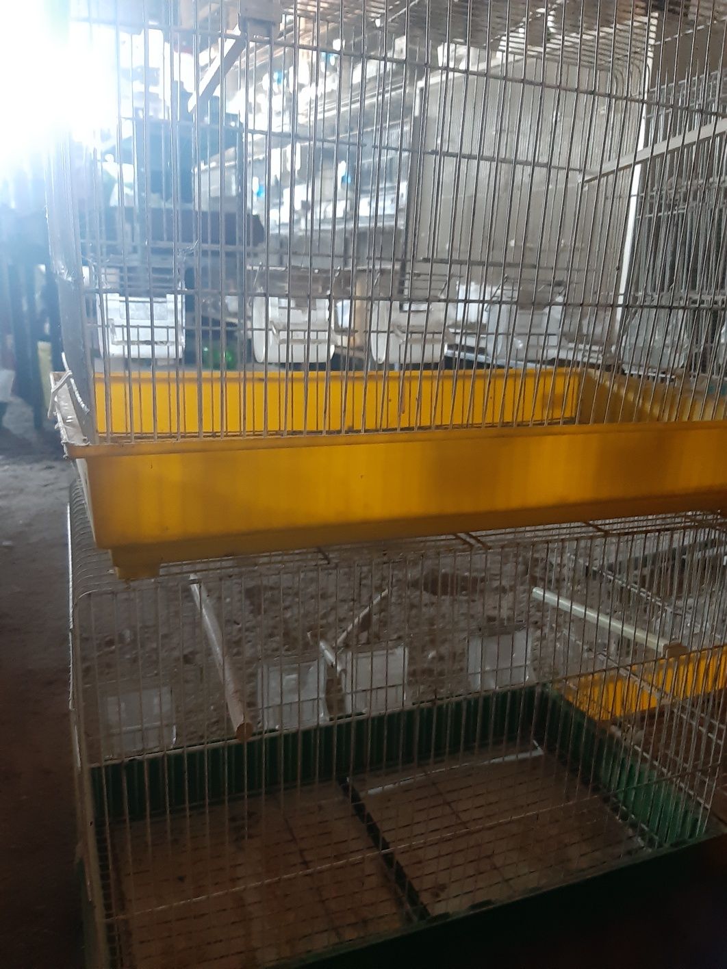 Vendo ou troco 4 gaiolas também posso  trocar por canarios
