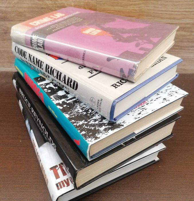 Livros capa dura em inglês