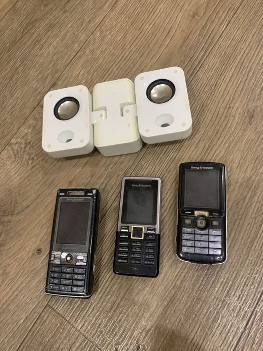 Продам три телефони Соні k750, t280, k790 під відновлення, робочі