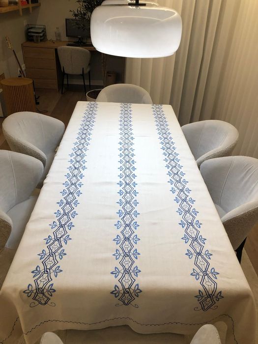 Toalha em Linho caseiro bordado á mão