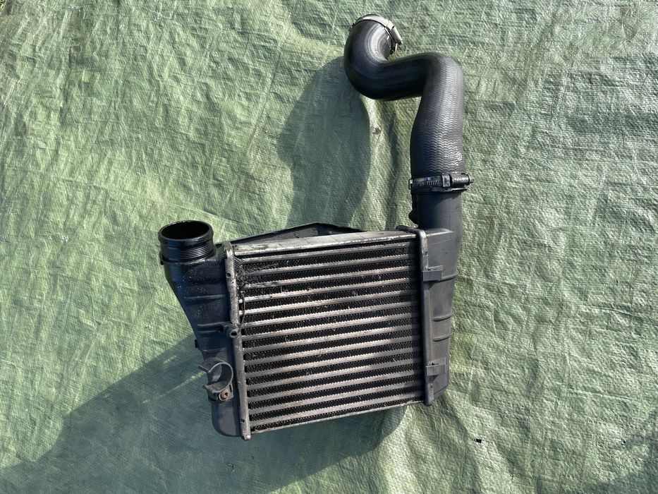 Chłodnica Intercooler lewy SEAT EXEO AUDI A4 B7  2.0TDI 2.0 TFSI