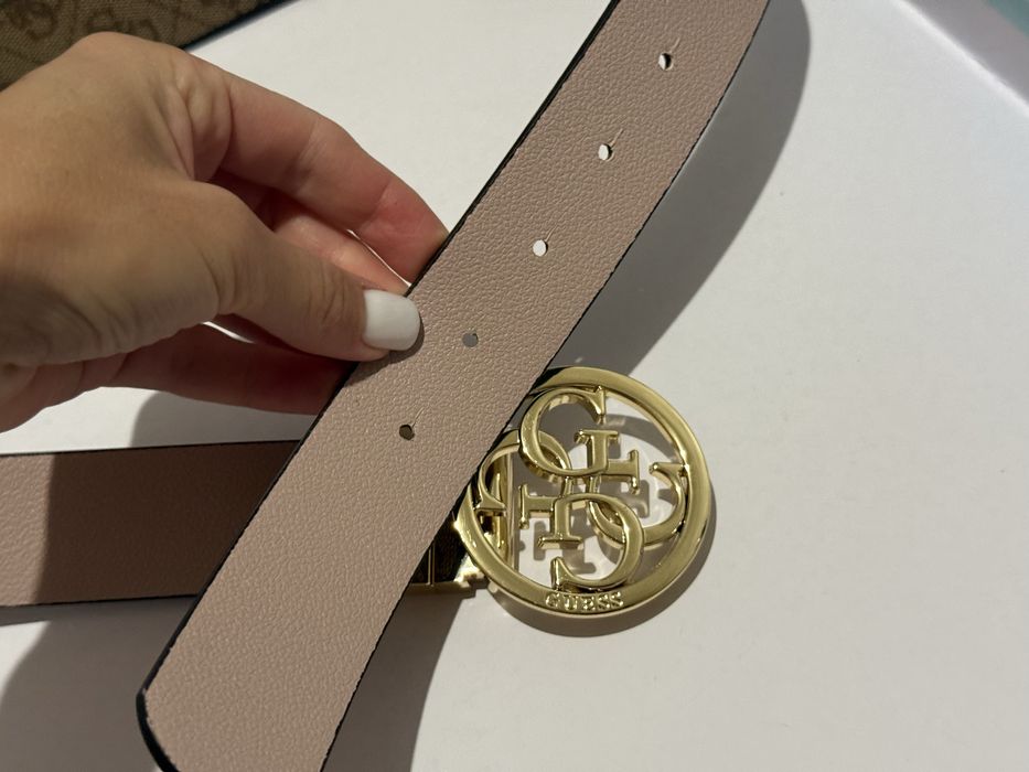 Жіночий ремінь Guess