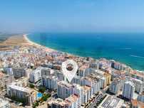 Oportunidade em Armação de Pêra – T2 com Estacionamento e a Praia ao L