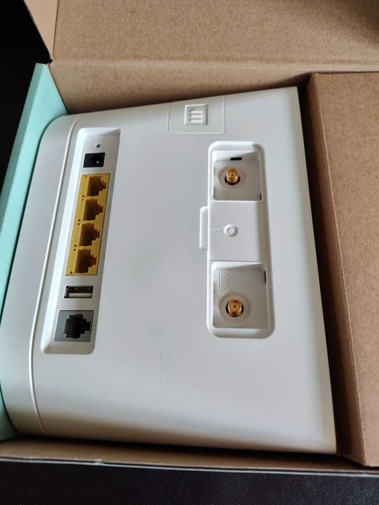 Router Huawei B315s-22 WiFi LTE Biały
