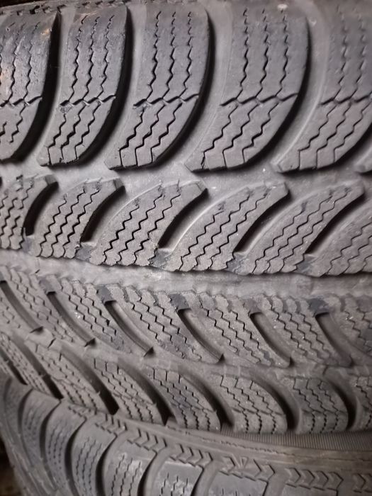 Продам резину 205/60/16