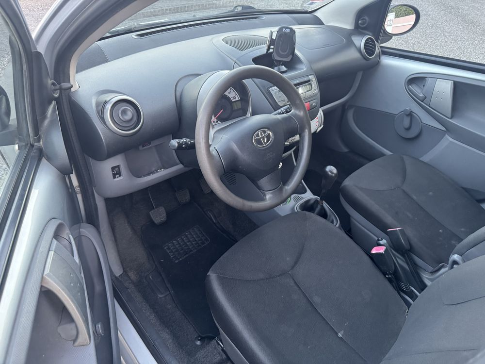 TOYOTA AYGO  1.0  GASOLINA  1 DONO  AR CONDICIONADO   ANO 2011