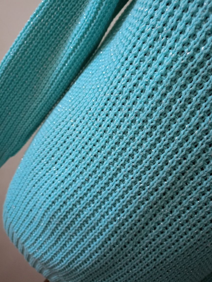 Damski sweter golf z odkrytymi ramionami rozmiar S/M