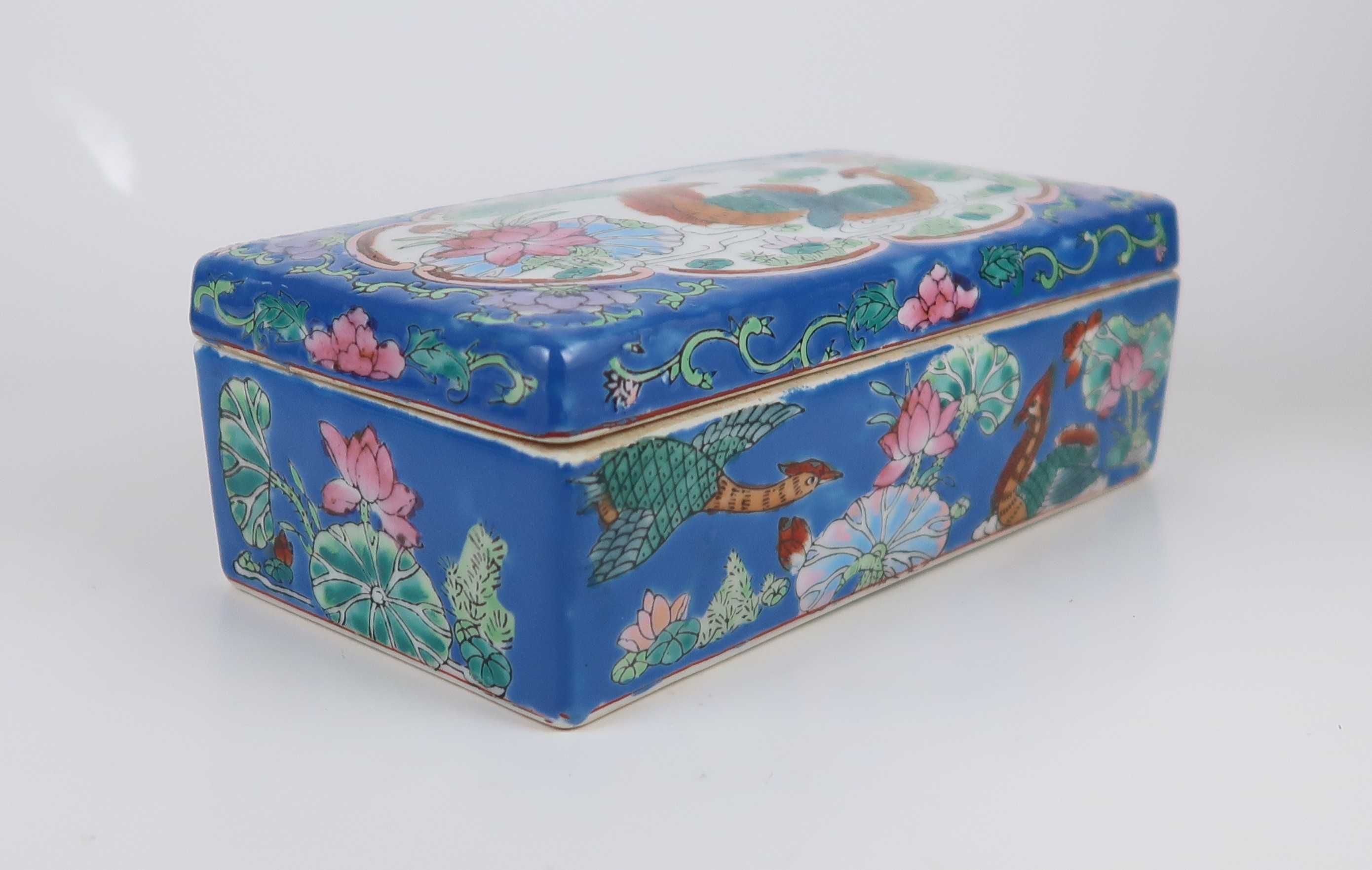 Caixa em porcelana da China