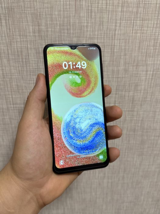Samsung Galaxy A04e 3/64GB — чорний, гарний стан, поклеєне скло