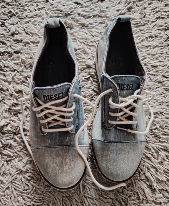 Diesel jeansowe buty damskie ze srebrną poświatą 36