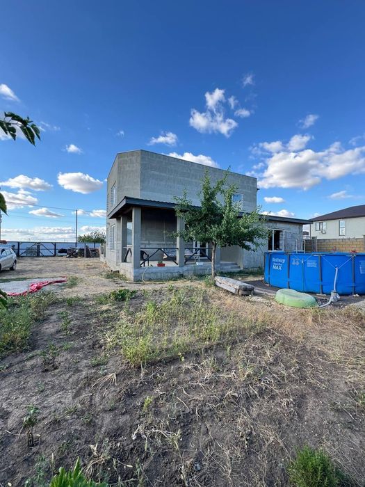 Продаю будинок біля ТРЦ Рівєра(210-023)