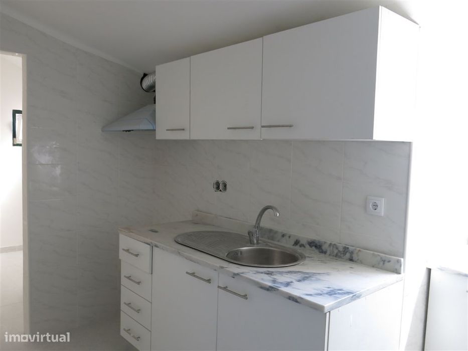 T0 São Vicente, Metro  e Estação CP de Santa Apolónia