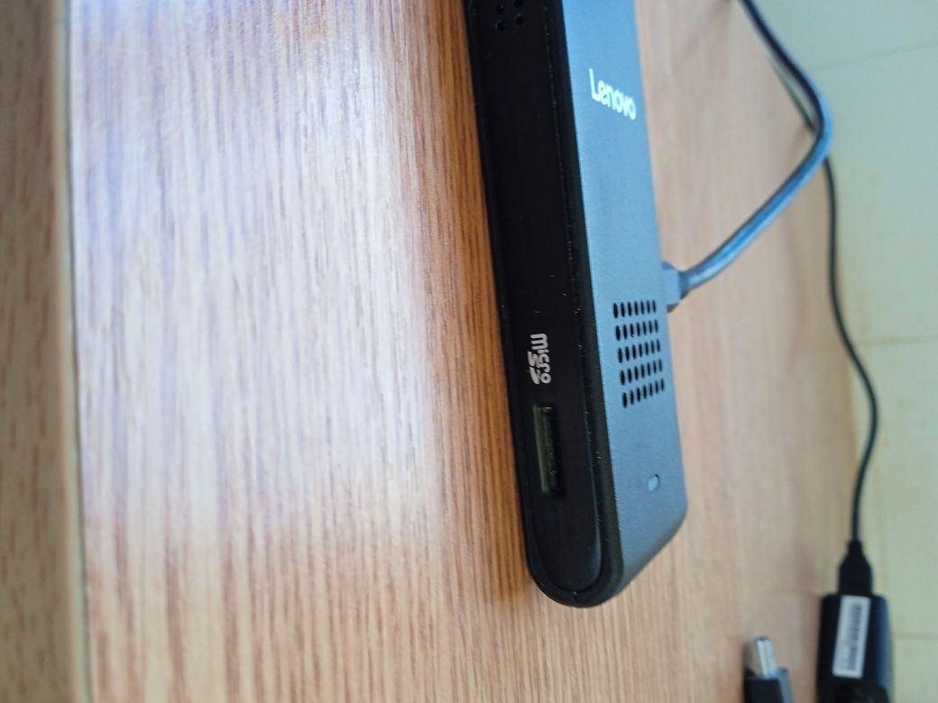 Продаю Lenovo IdeaCentre Stick 300