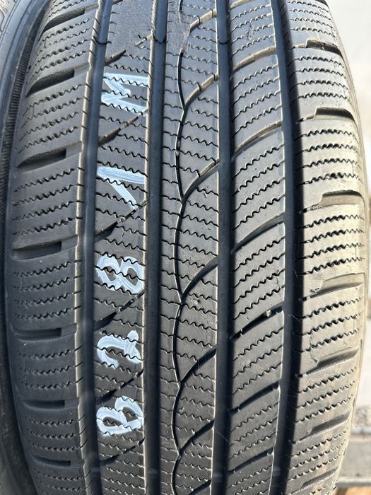 Opony zimowe 235/65R17 IMPERIAL ICE PLUS S220 -2 szt