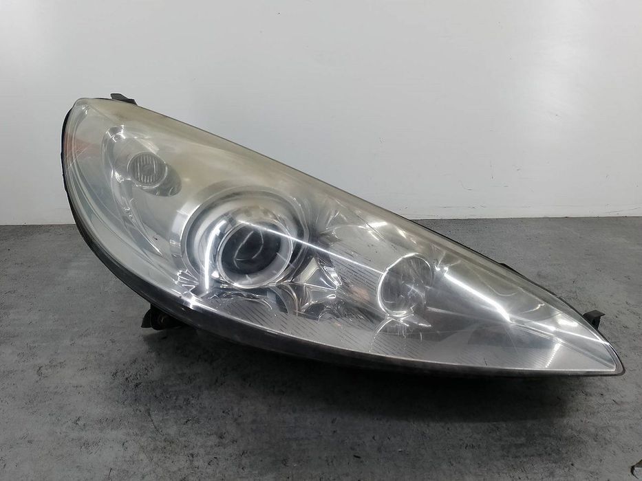 LAMPA PRZÓD PRAWA XENON PEUGEOT 407 5DV009000-00  5DF008704-50  HELLA