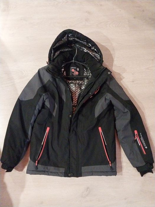 Зимова куртка на хлопця підлітка xs