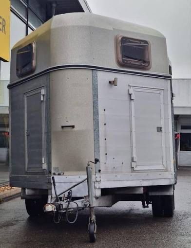 Przyczepa na 3 konie w rzedzie. Böckmann t3 zamiana