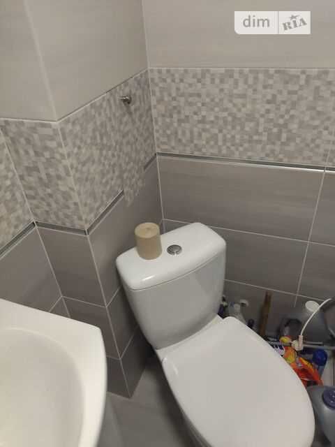 3к! квартира, Поділ, 5/10 пов, 73 м2, цегла, косметика, роздільні кімн