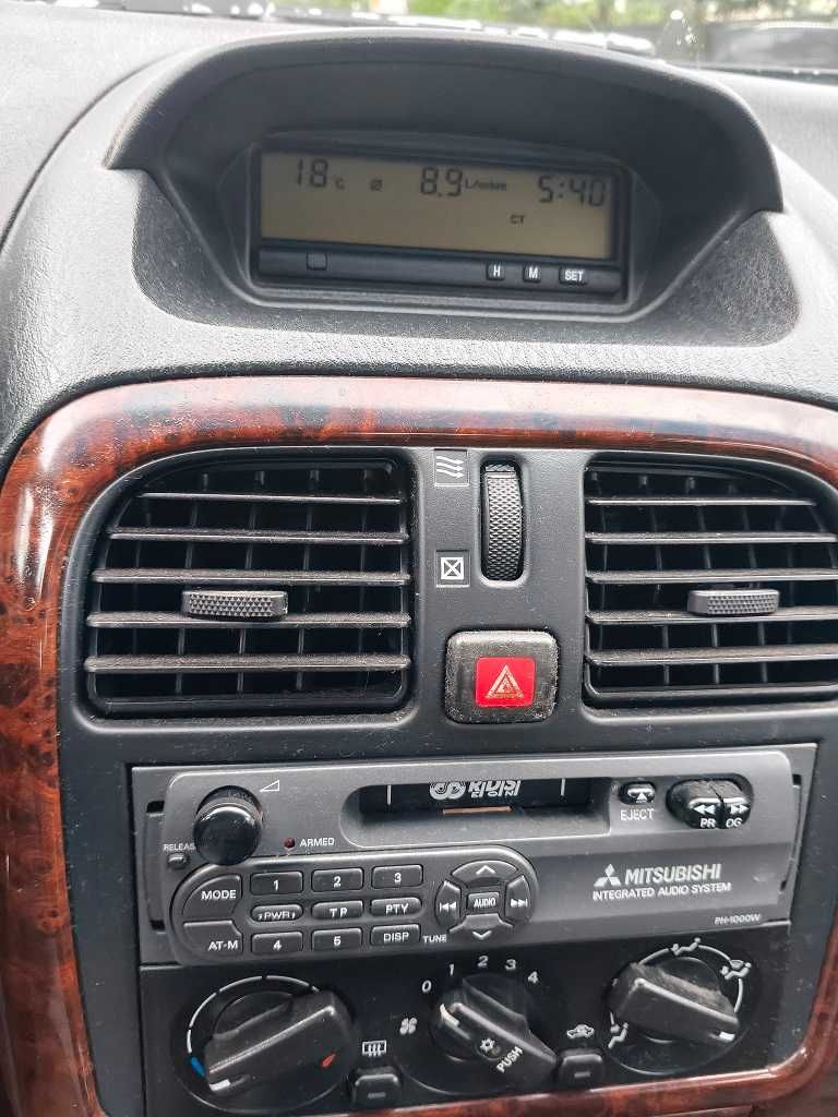 BaRDZO Zadbana Carisma 1.8GDI tylko 2 wł Klima Ocynk bez rdzy okazja