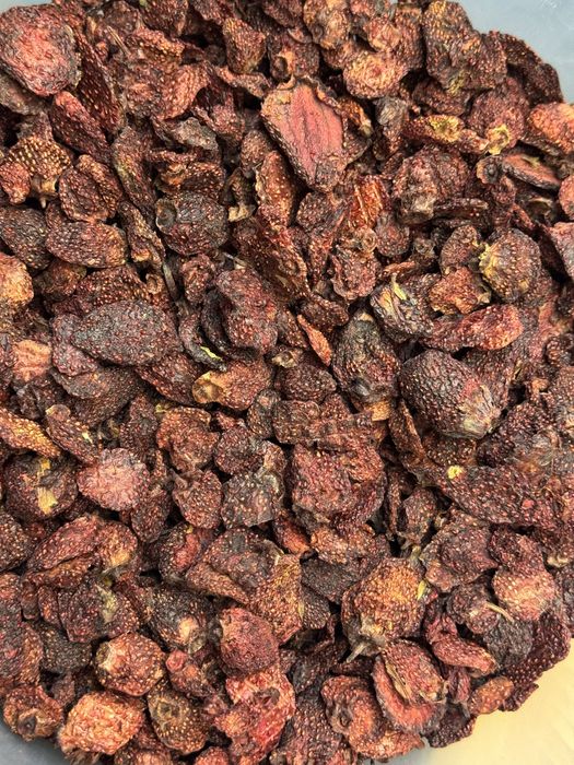 Сушеная клубника, сушена полуниця, сухі ягоди полуниці без цукру