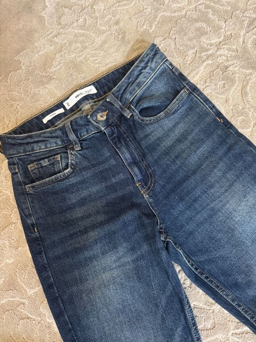 Джинси кльош Mango