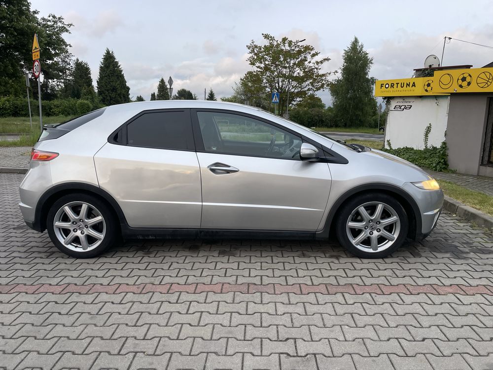 Honda Civic 8 VIII 1.8 V-TEC