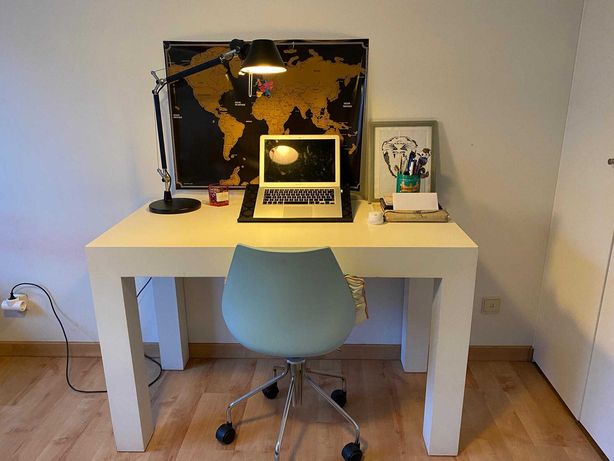 Cadeira c/design para secretária de quarto ou escritório