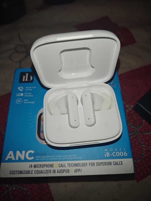 Продам блютуз навушники,з экраном.