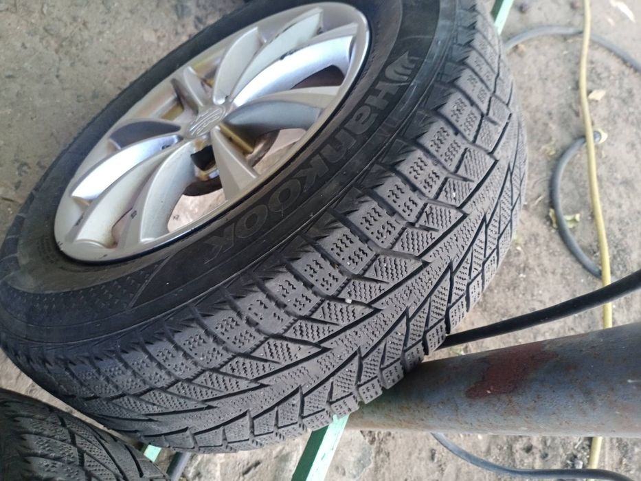 Зимова гума Hankook та 4 диски R15,205/65 все в сборi,м.Миколаїв