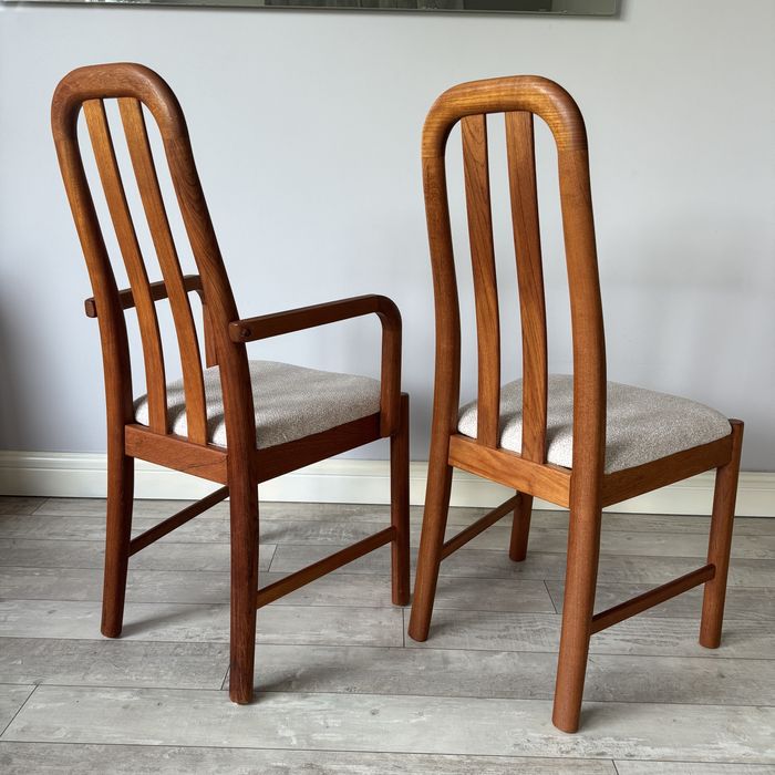 Zestaw duńskich krzeseł z lat 60./70. – teak