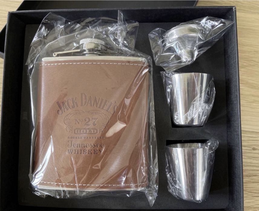 Zestaw: Jack daniels piersiówka skórzana brąz kieliszki