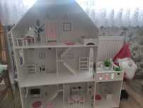 Domek drewniany dla lalek