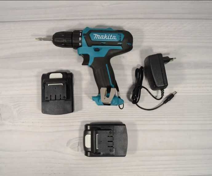 Шуруповерт Makita 24V, 5A с набором инструментов, запасной аккумулятор