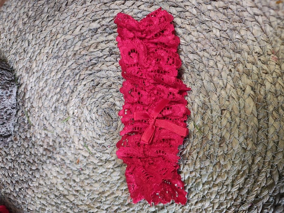 Podwiązka koronkowa czerwona studniówka
